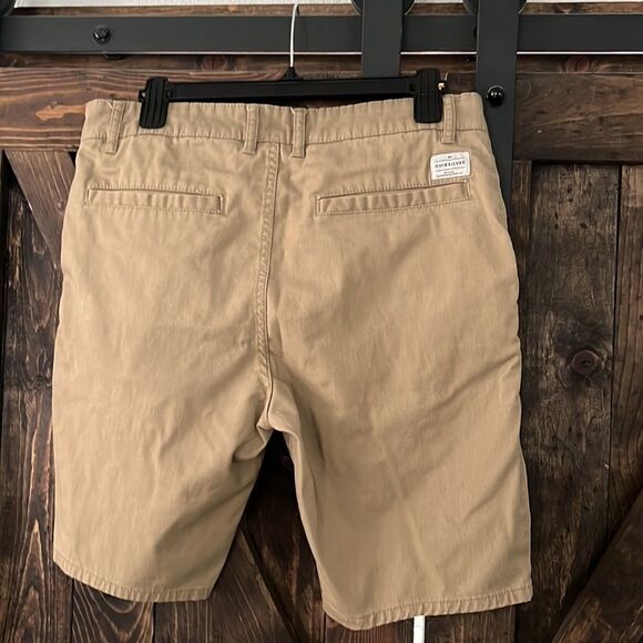 Quicksilver Khaki Straight Fit shorts Sz-32 - Picture 2 of 11